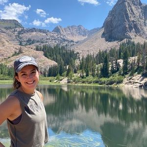 Meet your Posher, Danielle